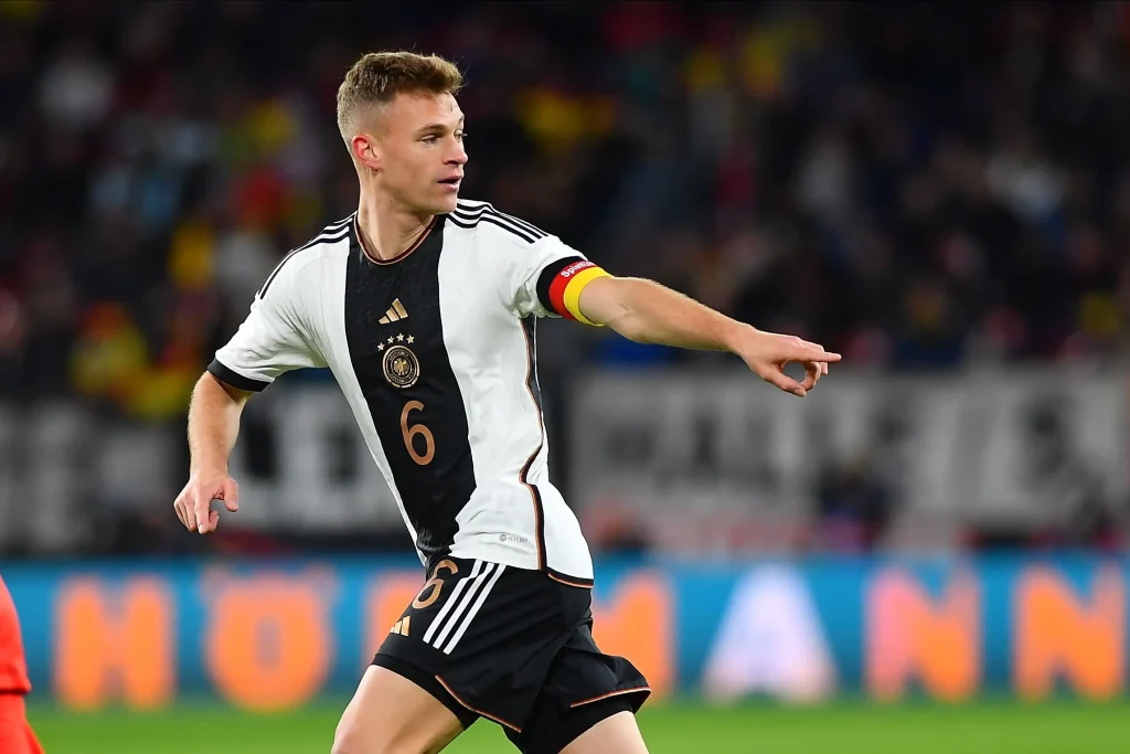 Joshua Kimmich auf dem Spielfel im Deutschlandtrikot